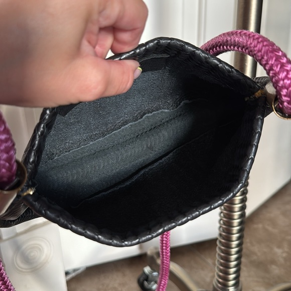 Wildwood Oyster Co. - Clam Shell Crossbody - Picture 15 of 17